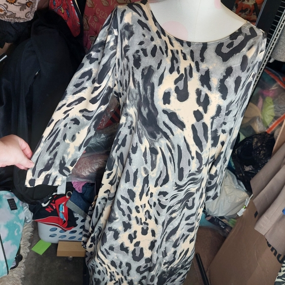 Effortless Style • animal print slip on pullover dress sheath gray career medium - Picture 12 of 16